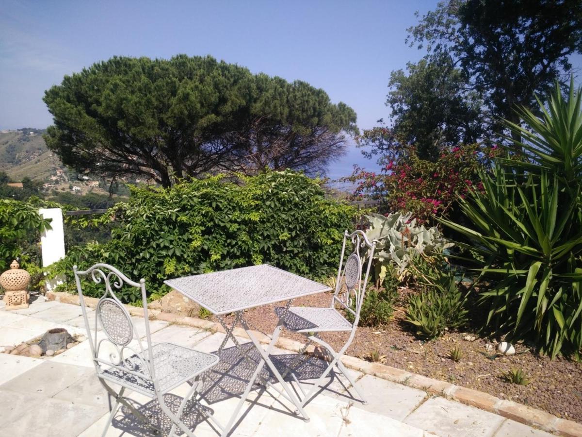 Incantevole Villa Con Vista Mozzafiato 切法卢 外观 照片