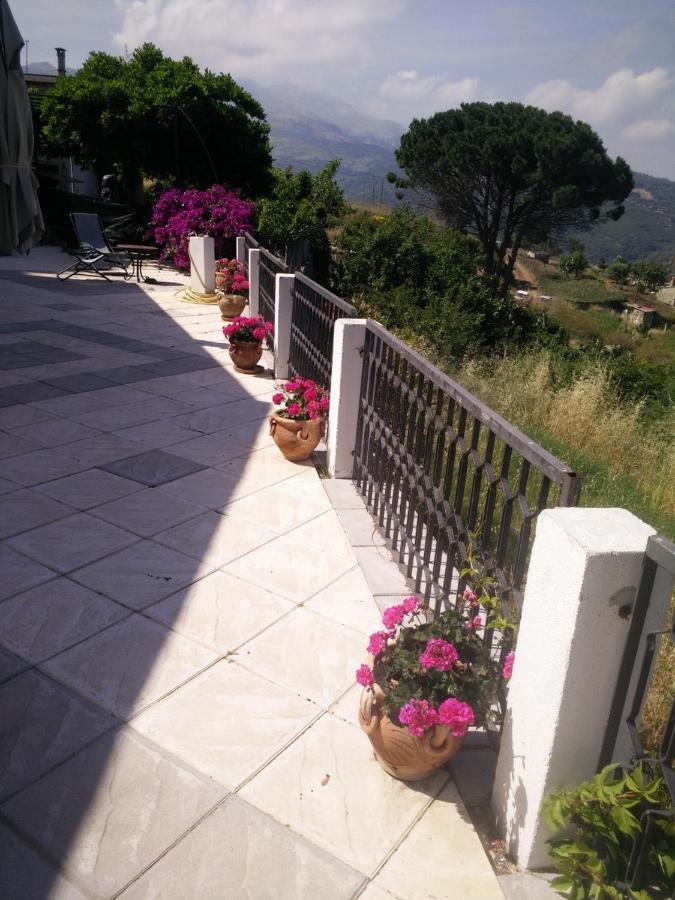 Incantevole Villa Con Vista Mozzafiato 切法卢 外观 照片