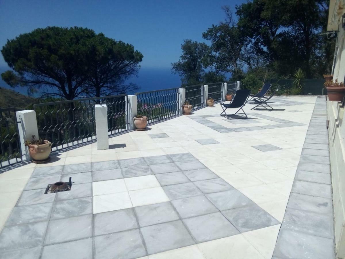 Incantevole Villa Con Vista Mozzafiato 切法卢 外观 照片