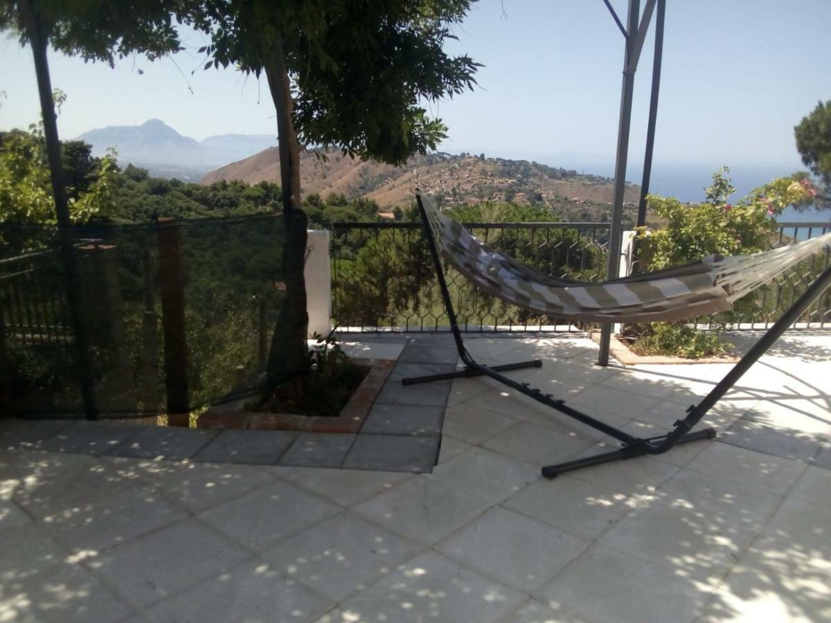 Incantevole Villa Con Vista Mozzafiato 切法卢 外观 照片